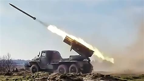 ukrainian bm 21 grad multiple rocket launcher youtube