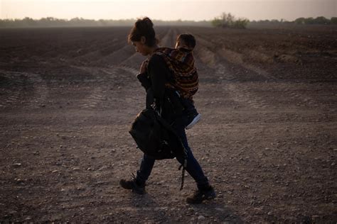 Las Imágenes De La Crisis Migratoria En La Frontera México Eeuu Miles Cruzan El Río Bravo En