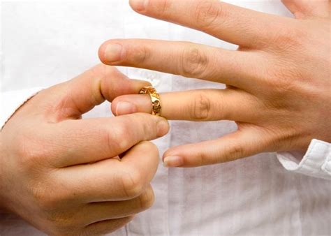 كيف اجعل زوجي خاتم في اصبعي بالقران