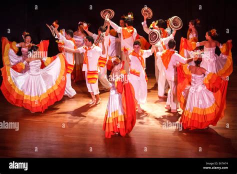 Cumbia Dance Fotos E Imágenes De Stock Alamy