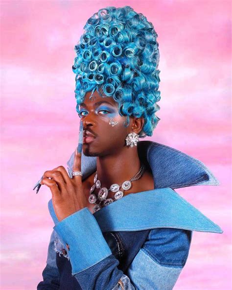 In 2018, he dropped out of college during his freshman year to pursue music full. Lil Nas X en su versión más queer: Montero (Call Me by ...