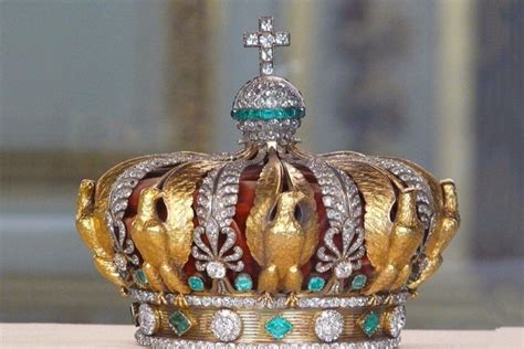 The French Coronation Crowns Travel To Eat Royal Crown Jewels