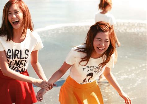 Girls  Generation Sunny Beach