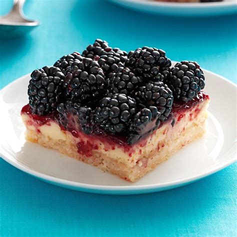 These golden oreo cheesecake bars are creamy cheesecake loaded with oreos and swirled with buttery caramel baked on a crushed cookie crust! 13 of the Pioneer Woman's Favorite Comfort Foods ...