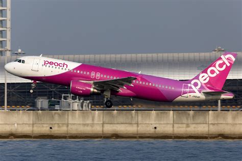 Peach Aviation Airbus A320 214 Ja814p Taken At Osaka Kansa Flickr
