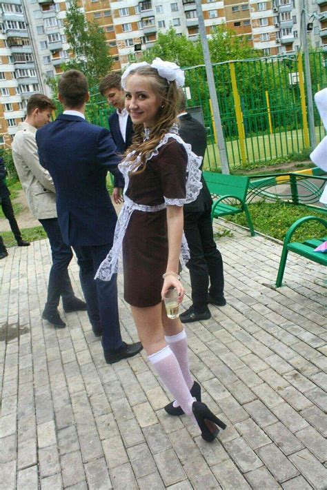 【画像】卒業式の後パンツまでは見せてくれるロシアの女子高生たちがエロ可愛すぎる fbネタ速報 地下ver
