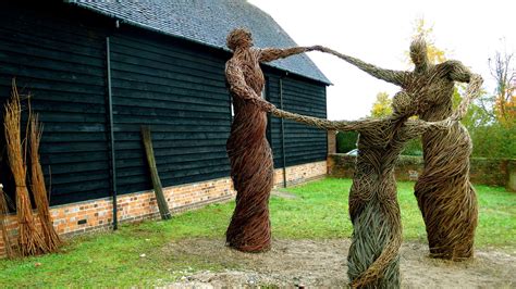 Willow Sculptures By Trevor Leat Artpeoplenet For Artists