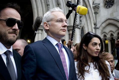 Uk High Court Grants Wikileaks Founder Assange Right To Appeal His Extradition To Us Middle
