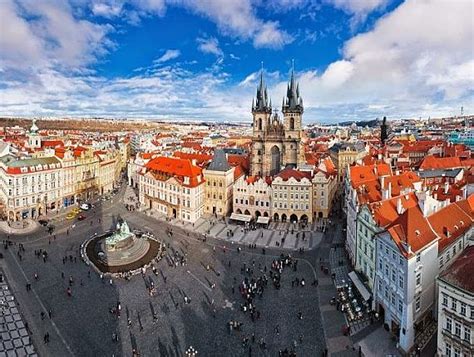 Průvodci a prohlídky Prahy s průvodcem | Prague Stay