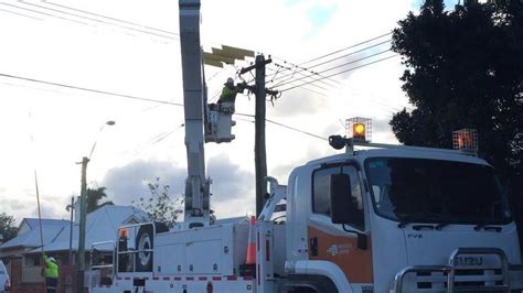 A massive power outage has cut electricity to more than 2,700 customers along oregon's southern coast. Ergon resolves major power outage | Gold Coast Bulletin