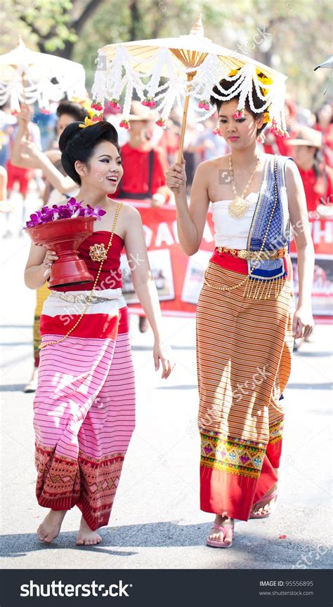 Chiang Mai Thailand February 4 Traditionally Dressed Girls In Procession On Chiang Mai 36th