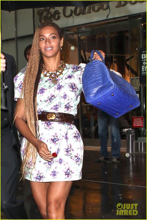 Beyonce Cant Stop Smiling Despite Getting Caught In The Rain Photo
