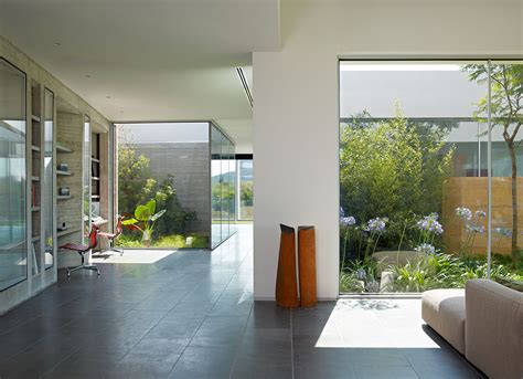 14 Sunny Modern Living Room Interior Design Ideas