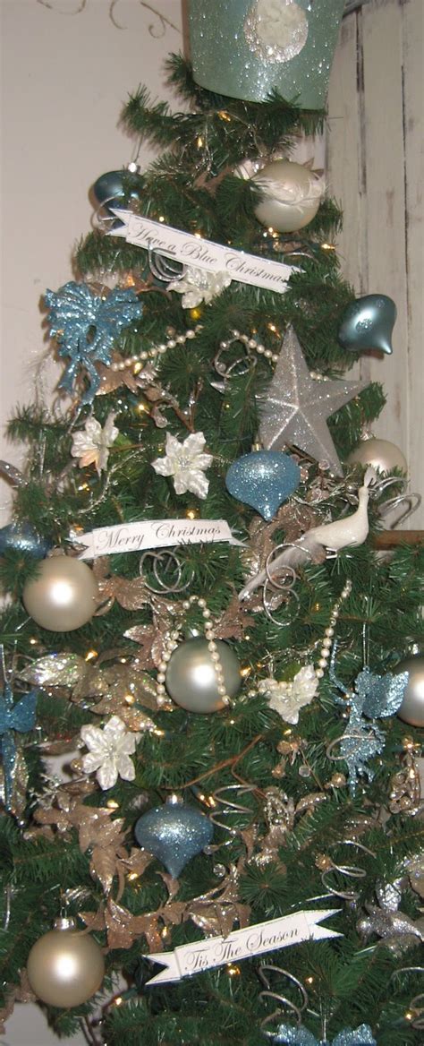 Gracefully Vintage Christmas Tree Filler