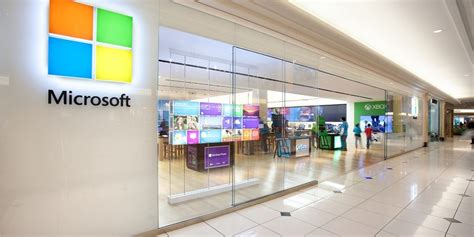 Microsoft Stores To Close And Become Mostly Virtual | LateNightParents.com