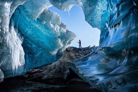 An Amazing Ice Cave In Iceland Pics