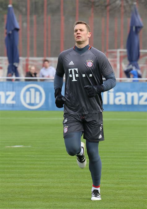 Born 27 march 1986) is a german professional footballer who plays as a goalkeeper and captains both bundesliga club bayern munich. Manuel Neuer - Wikipedia, la enciclopedia libre