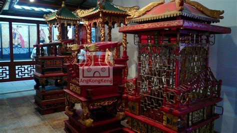 With beautiful sculptures, this temple attracts visitors daily making it a significant landmark of johor bahru. 柔佛古庙Johor Old Chinese Temple - 一庙一路
