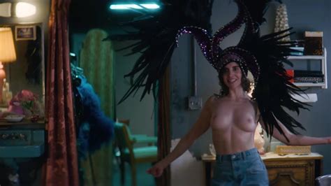 Alison Brie Nude Glow 4 Pics  And Video Thefappening
