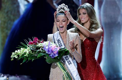 Miss South Africa Demi Leigh Nel Peters Wins Miss Universe Cbs News