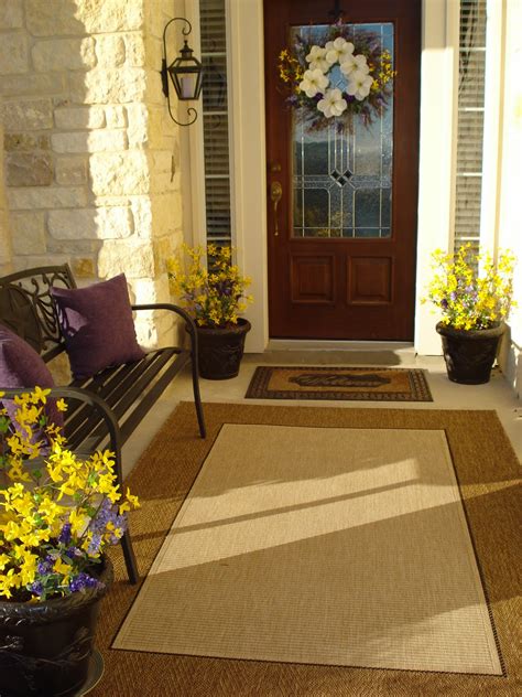 When it comes to front door decor ideas, it's not just about the wreaths. Our Home Away From Home: FRONT PORCH DECOR FOR DIFFERENT ...
