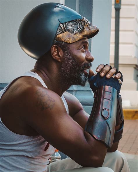 The Best Helmet Idris Elba Bloodsport Bts Of The Suicide Squad Rdc