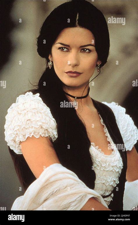 Catherine Zeta Jones The Mask Of Zorro 1998 Stock Photo Alamy