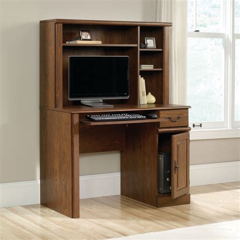 425 Contemporary Computer Desk With Hutch In Milled
