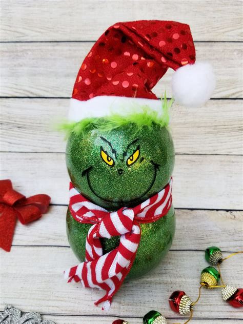 Diy outdoor christmas decorations + the grinch. Grinch Decorations: Cute and Using Dollar Store Supplies!