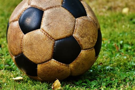 Horror fußball fouls & tacklings 2018 | top 10. Fußball-EM der Frauen: Die etwas andere Sportart