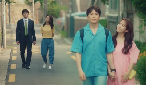 Familiar Wife 2018