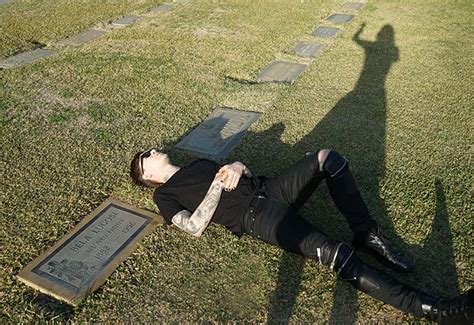 Bela Lugosis Grave Dracula Cemetery In La Urban Body Jewelry Review