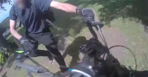 Police Officer Borrows Mans Bike To Chase Drug Dealer And Take Him Down