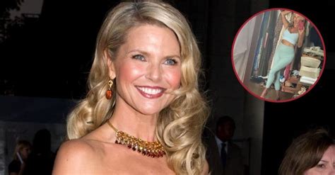 Christie Brinkley Shows Off Abs In Crop Top And Leggings At Almost 69