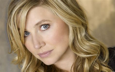 Sarah Chalke Wallpapers Images Photos Pictures Backgrounds