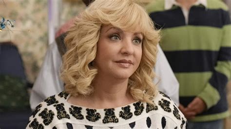 Why Wendi Mclendon Coveys Comedically Brilliant Mom From The Goldbergs Finally Deserves Emmy