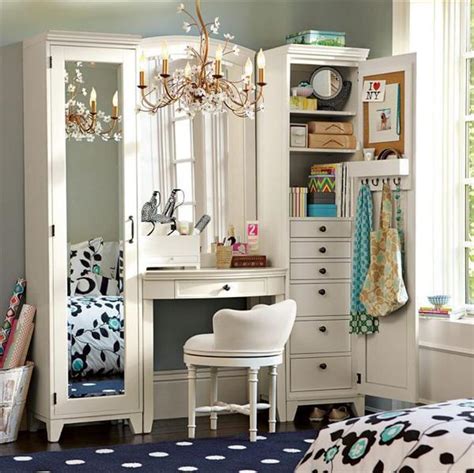 From our jolie venetian mirror, to the mirrored desk and mirrored stool, you will sit so pretty, you will never feel like going on with your. 20 Modern Ideas and Tips for Interior Decorating with ...