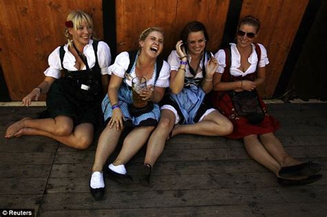 Oktoberfest 2011 Beer Flows Freely As Ultimate Drinking Festival Gets