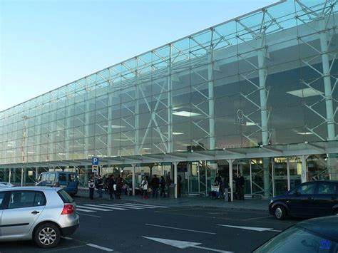 Prenota oggi online sul sito di prenotazioni di auto a noleggio più grande al mondo. Aeroporto di Catania - CarreraTransfers