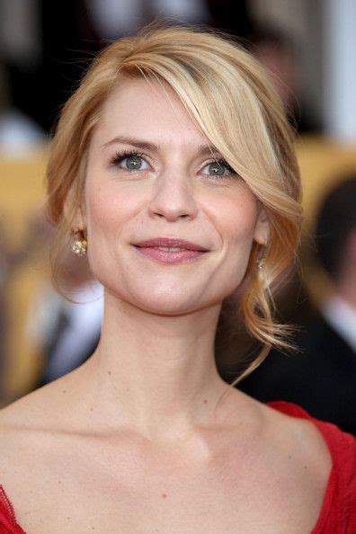 Claire Danes Loose Bun Claire Danes Hairstyle Wedding Hairstyles