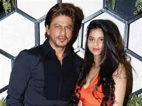 Shah Rukh Khan Daughter Suhana Khan On Skin Color Gauri Khan