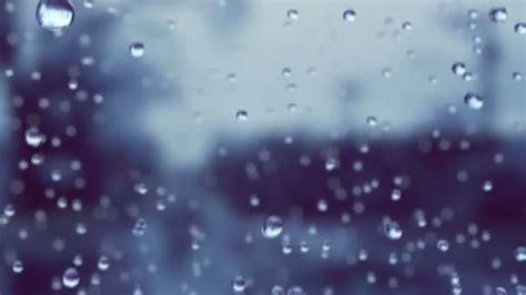 Beautiful Rain Drops In Slow Motion Falling Loop Hd 1080 — Stock