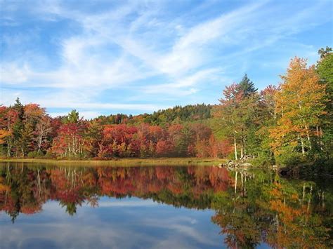 Fall In Love With Maine On This Scenic Road Trip In Peak