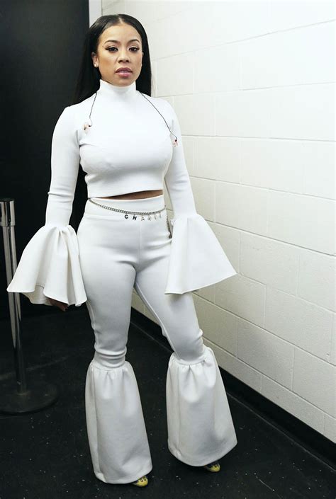 Keyshia cole is an american singer and songwriter from the bay area of california. Security Tackles Fan Who Jumped Onstage with Singer ...