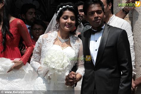 Actress Meera Jasmine Wedding Photos 01048