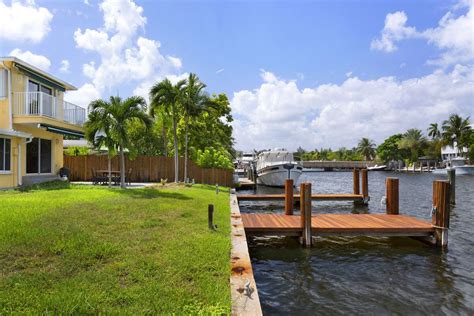 Tastefully Updated Florida Style Waterfront Estate Florida Luxury Homes Mansions For Sale