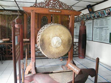 Gendang Alat Muzik Tradisional Iban Gong Wikipedia Bahasa Melayu Ensiklopedia Bebas Aniyah