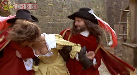Nackte Sophie Marceau In Revenge Of The Musketeers