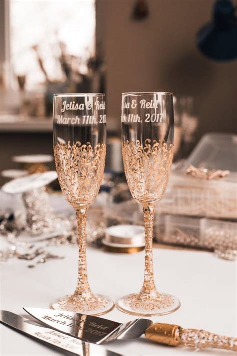 Personalized Wedding Glasses Toasting Flutes Gold Glasses Bride And Groom Champagne Glasses Gold