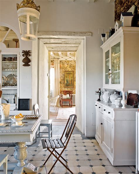 Creating An Imaginative World An Antique Interior Adorable Home